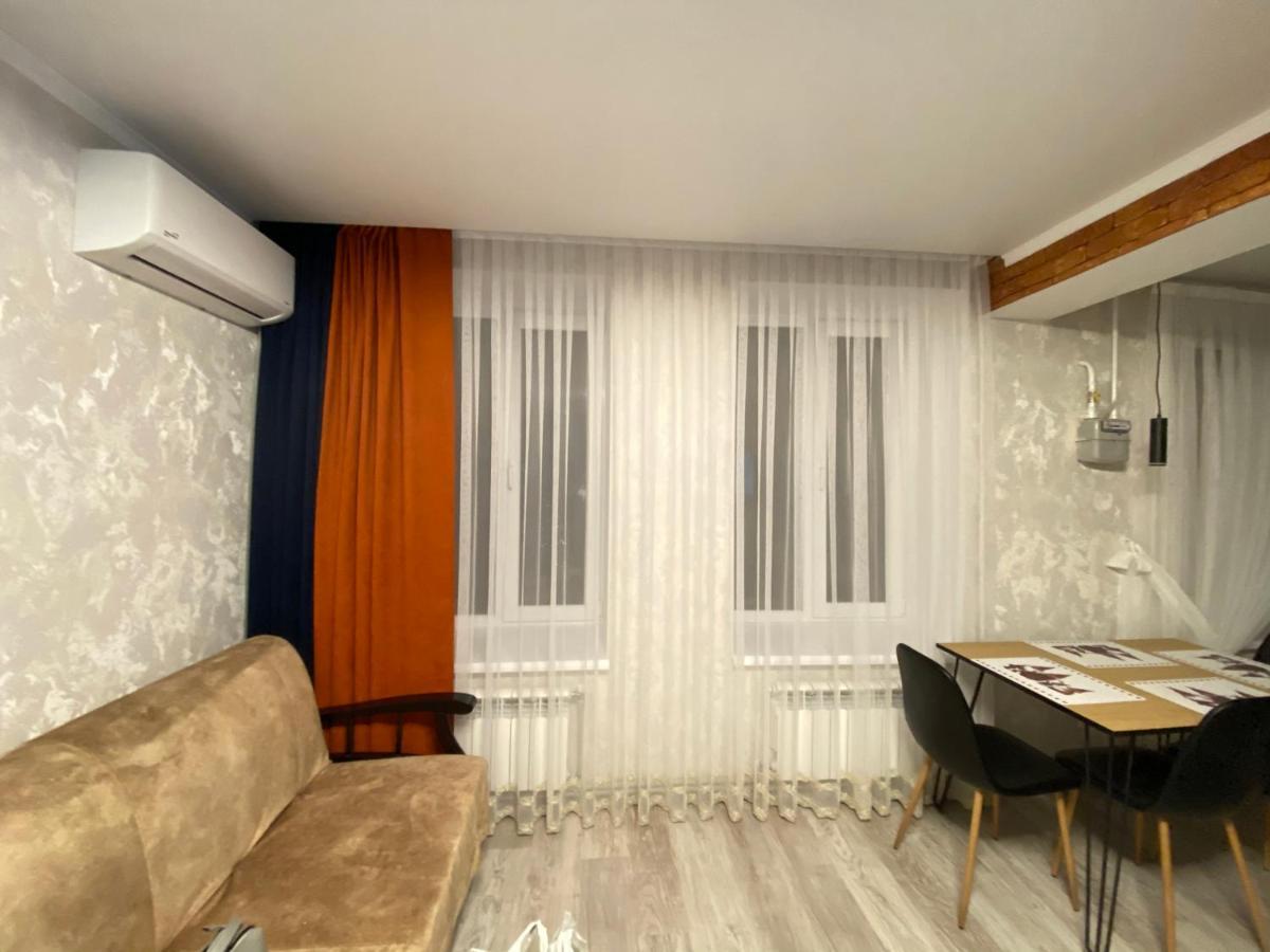 Люкс Апартаменти «Д.І.М.» Kamjanez-Podilskyj Exterior foto